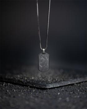 Preview: 2 mm dunkel plattierte Fuchsschwanz-Halskette mit Anhänger aus geschmiedetem Karbon - Bellum Black